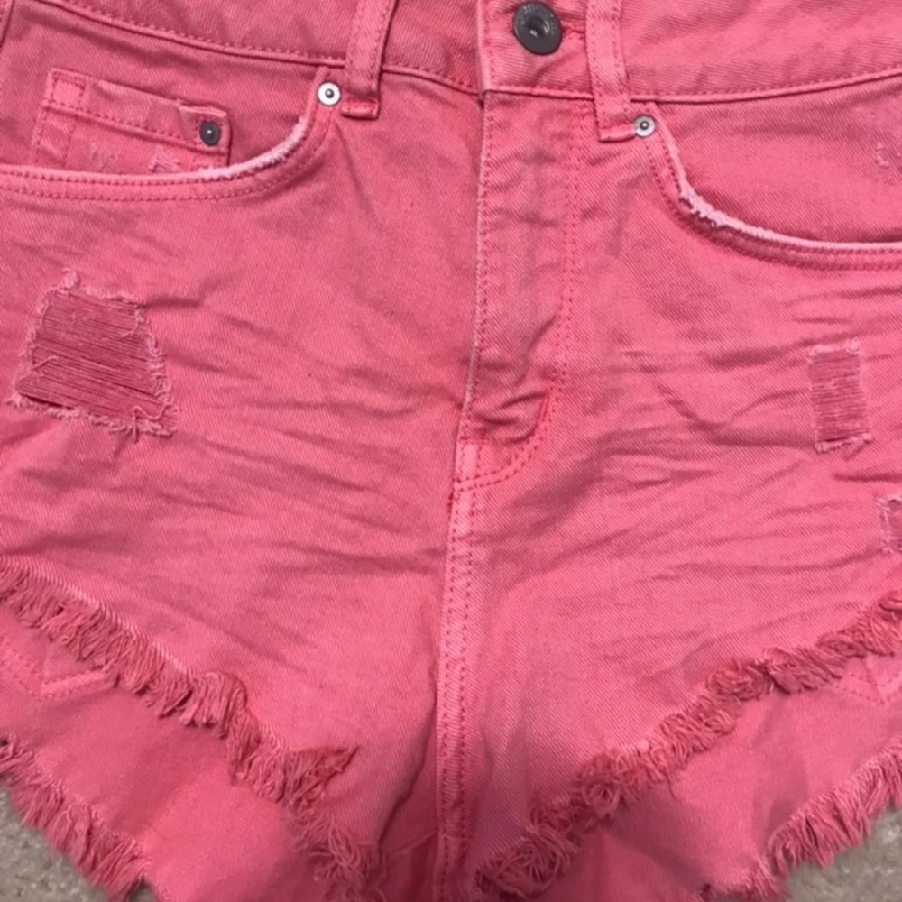 Shorts - Picture 2 of 8